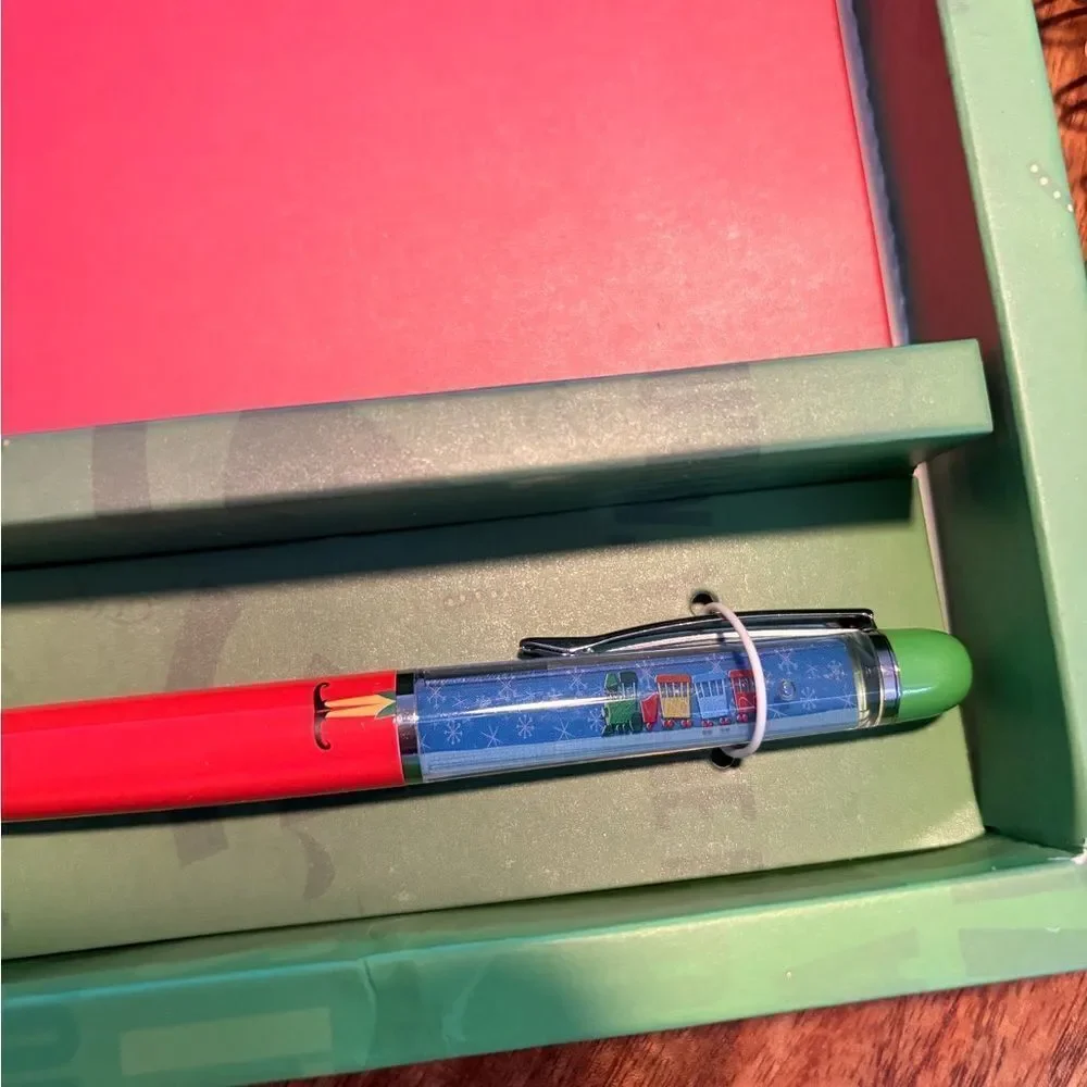 Warner Brothers Elf spiral and pen gift set in gift box